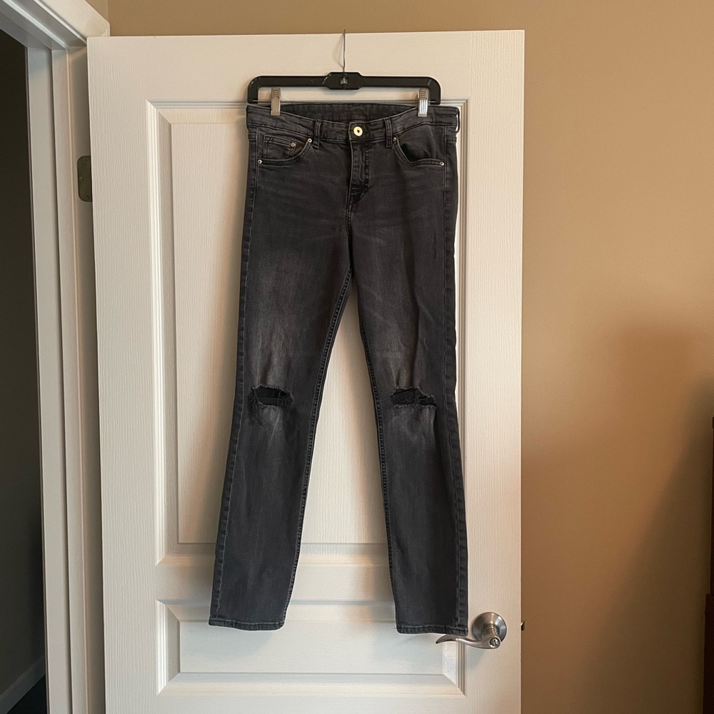 H&M Black Skinny Jeans with Distressed Knees